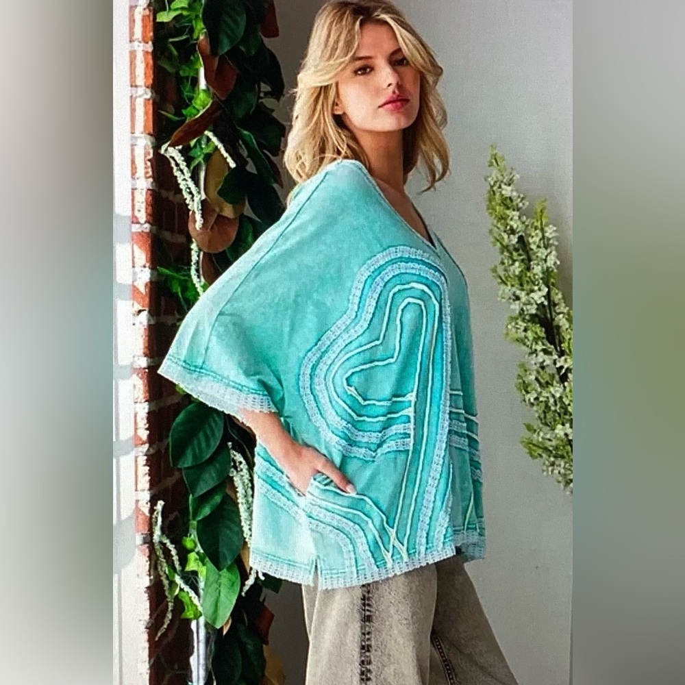 Oli & Hali Turquoise V-Neck Connective Hearts Top - Picture 3 of 7